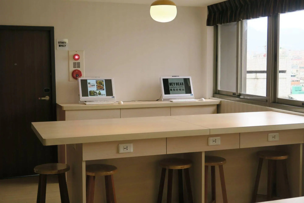 Heybear Capsule Hotel