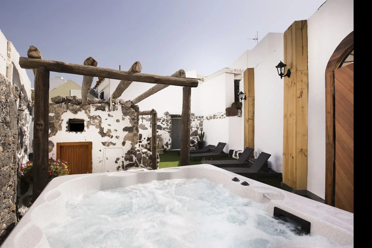 Aparta-Suite El Charco