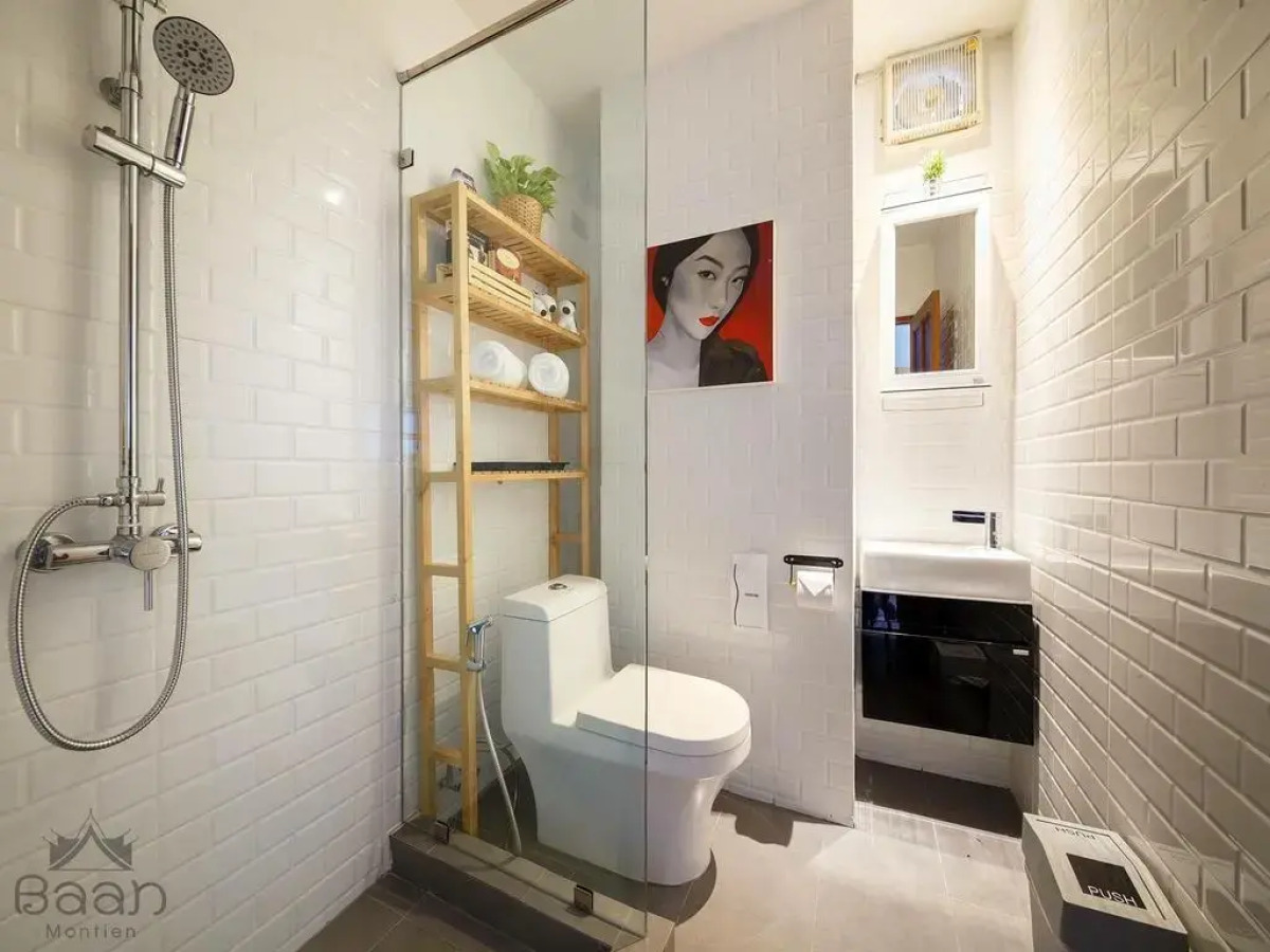 Chala Number 2 Art and Gallery House