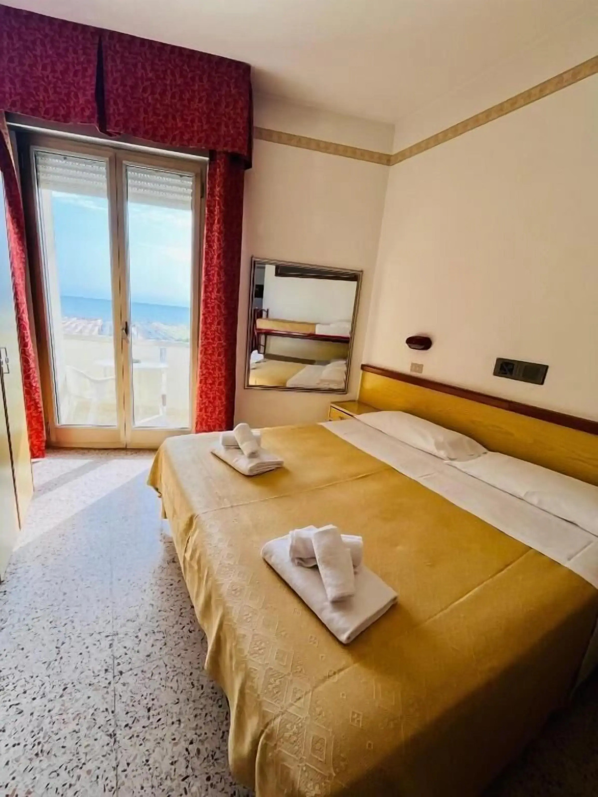 Hotel Columbia Frontemare