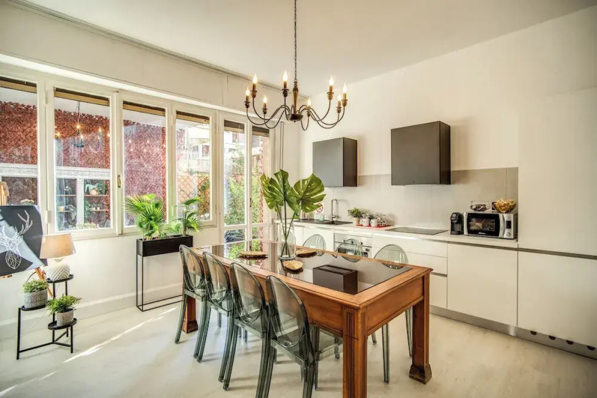 White Mirror  Apartment