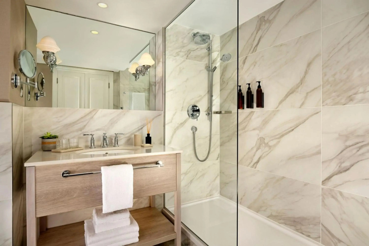 The College Green Hotel Dublin, Autograph Collection