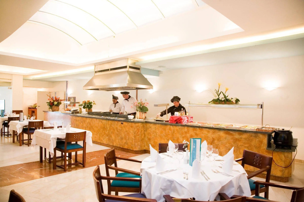 Aparthotel Fontanellas Playa