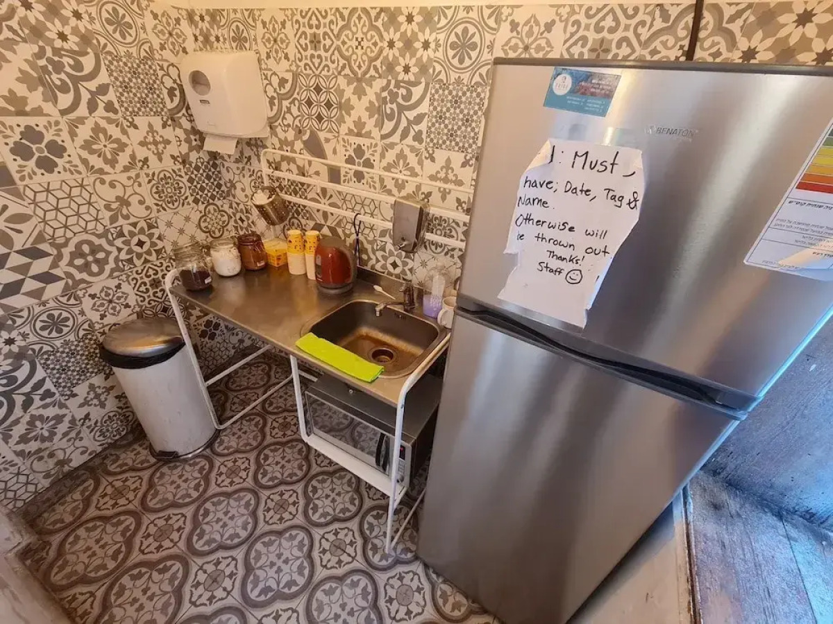 Capsule & Dormitory Space-X