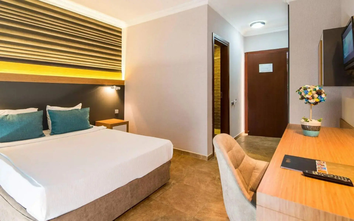 Letstay Hotel - Adults Only