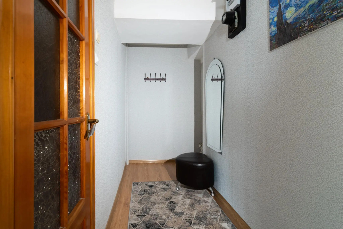 Bon voyage  на улице Братьев Нурбагандовых