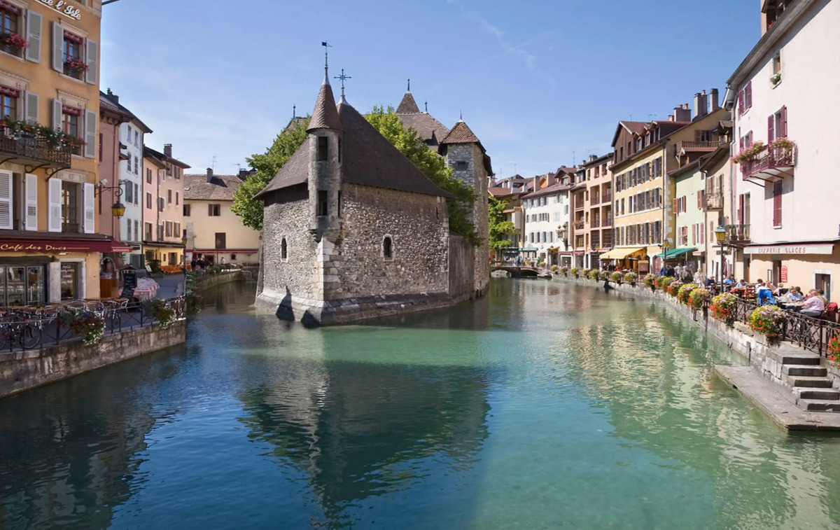 ibis Styles Annecy Gare Centre