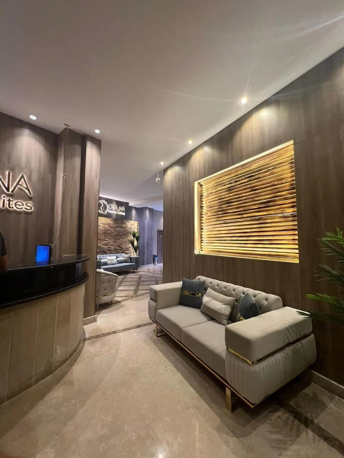 Rotana Palace Suites