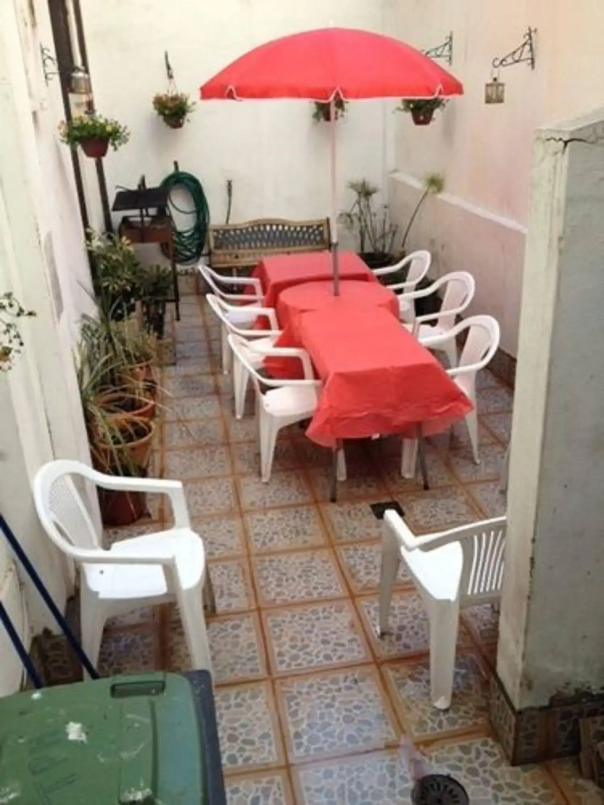 Travellers Place Hostel