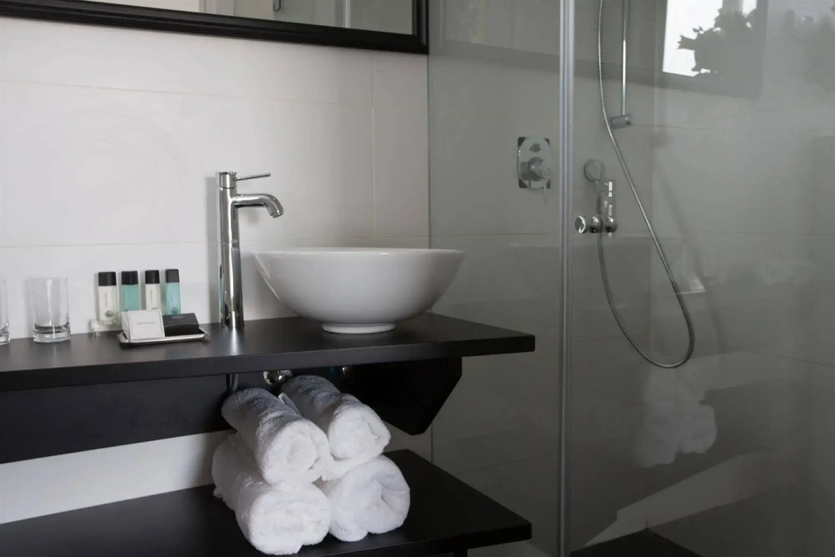 Dizengoff Avenue Hotel