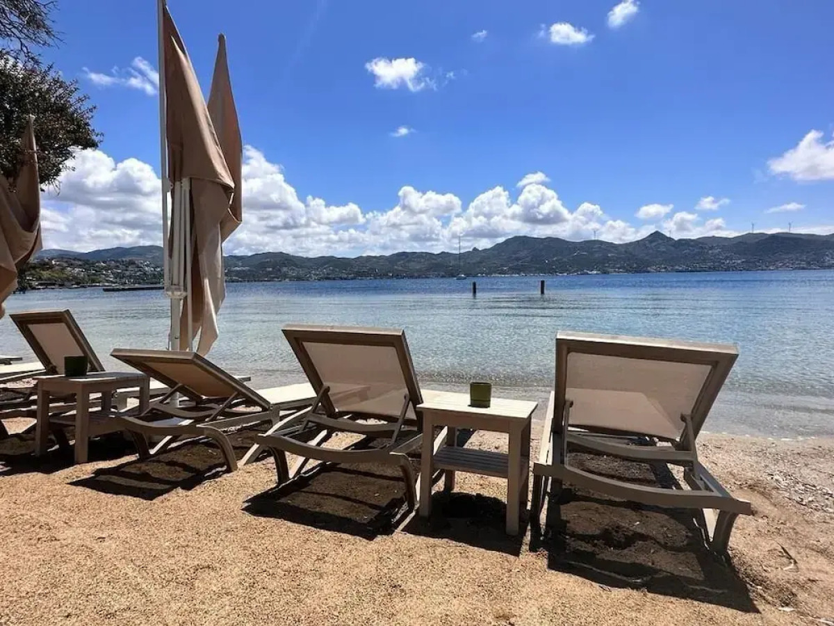 Farrys Boutique Hotel & Beach Club