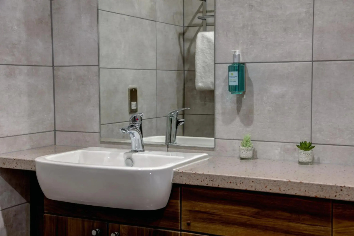 Best Western Kings Manor Hotel