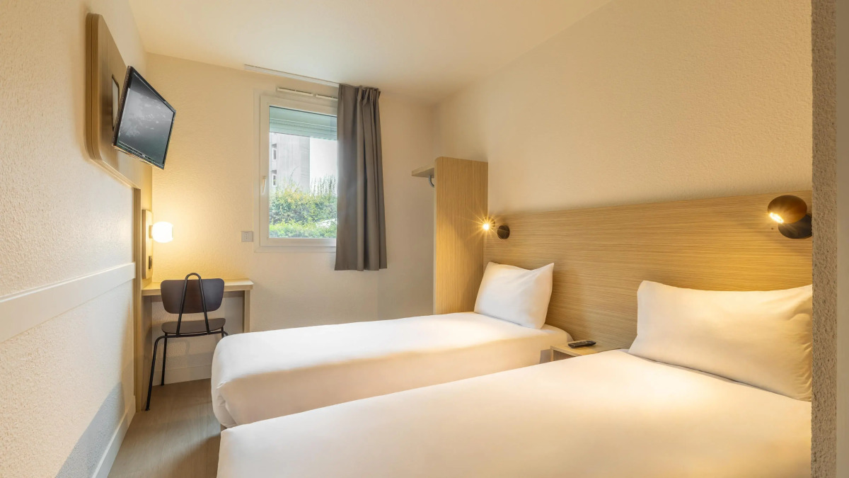 Premiere Classe Paris Ouest - Pont De Suresnes