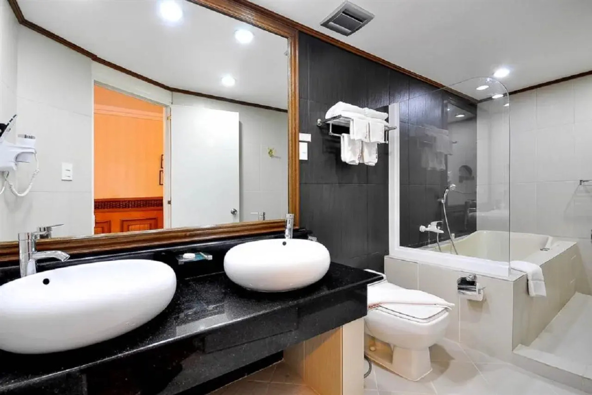 Red Coconut Beach Hotel