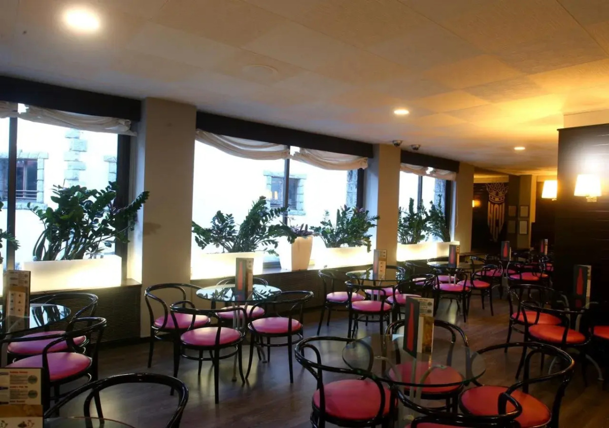 Отель Comtes d'Urgell