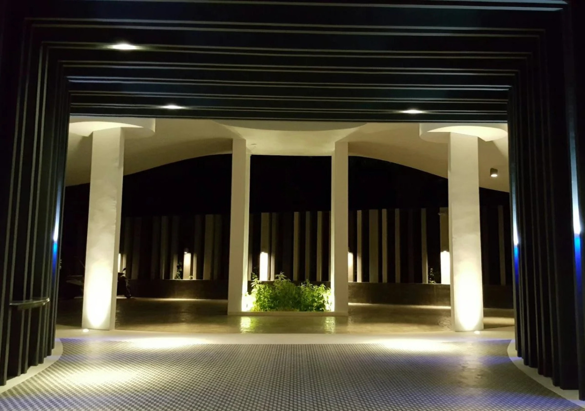 Absolute Twin Sands Resort & Spa