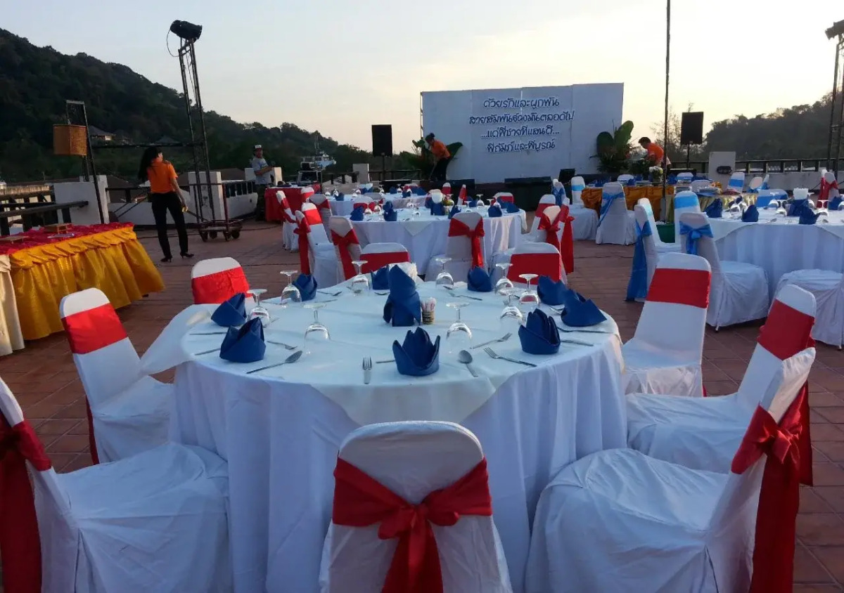 Pavilion Queen's Bay