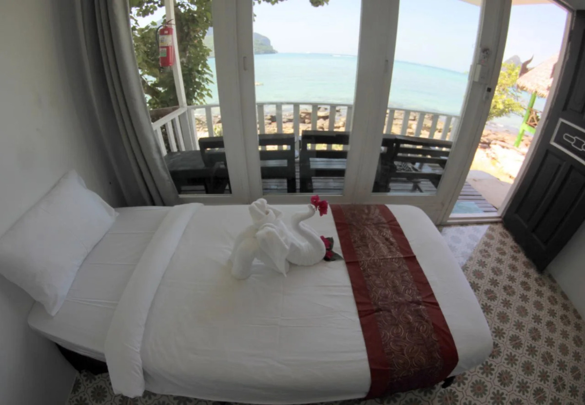 Phi Phi Cozy Seafront Resort