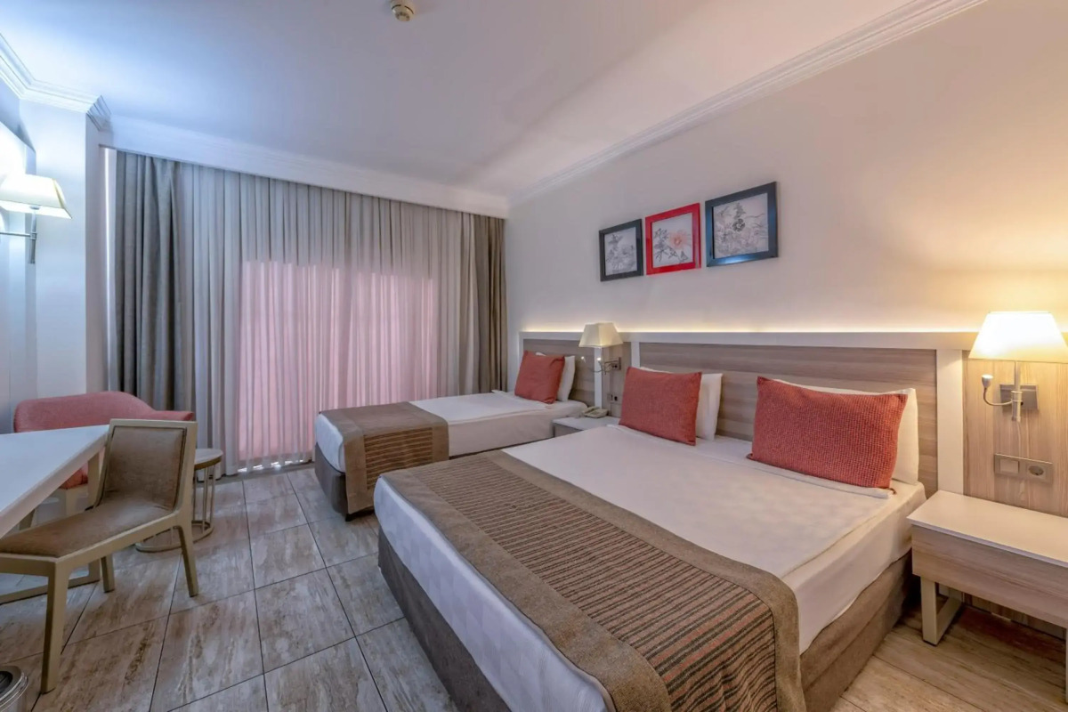 Port River Hotel & Spa