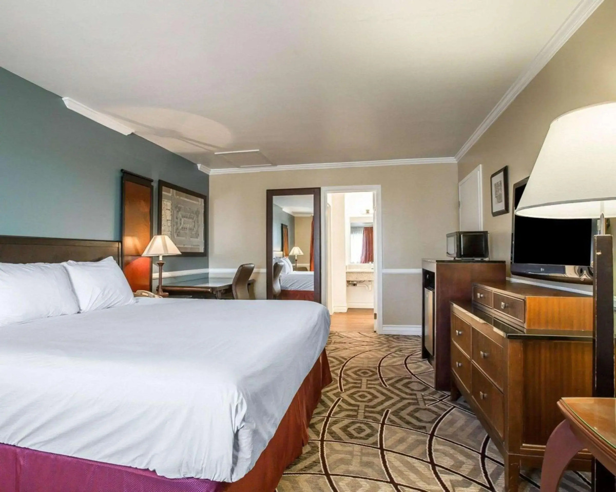 Clarion Inn Near China Lake Naval Station