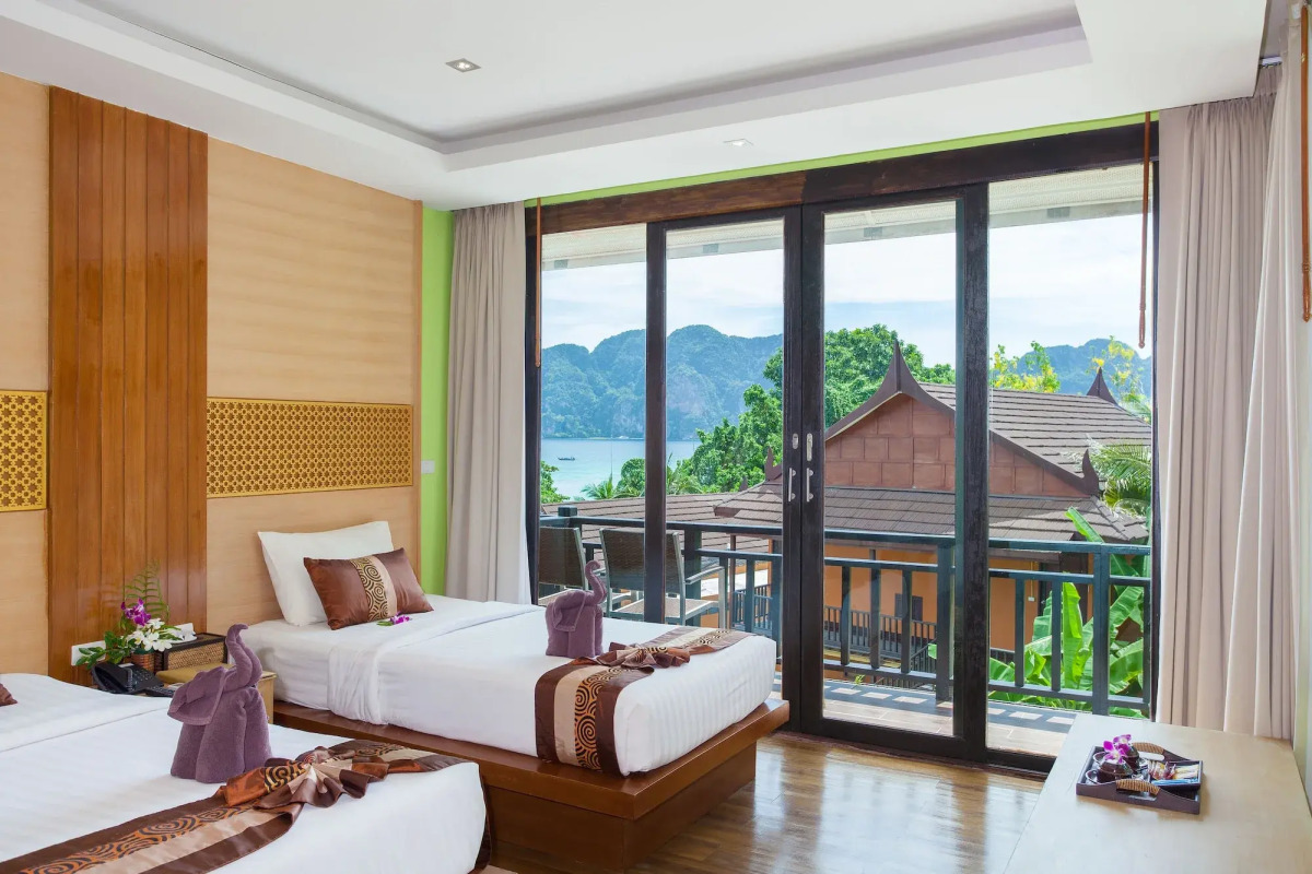 Phi Phi Long Beach Resort & Villa