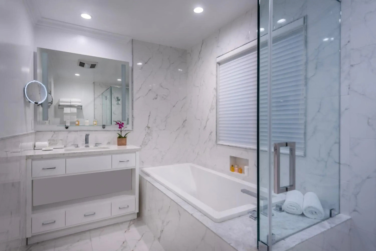 Beverly Hills Plaza Hotel & Spa