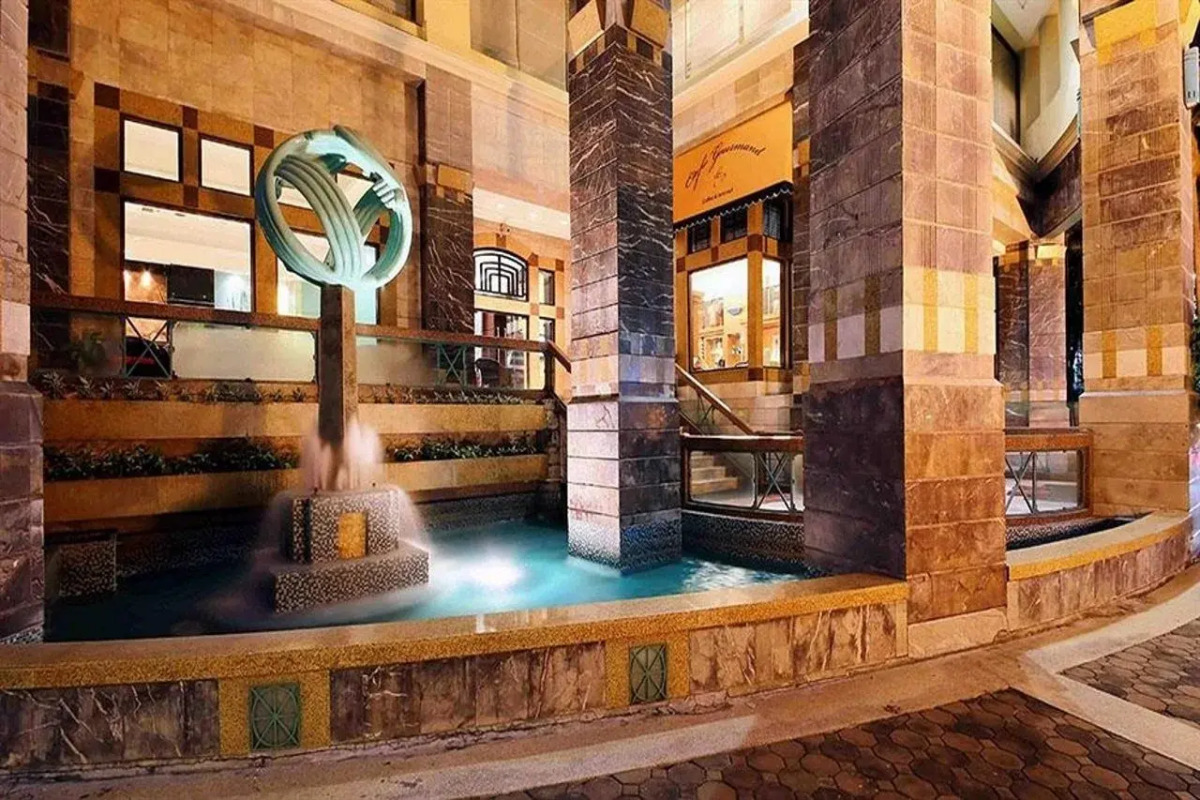 Radisson Hotel Chateau de Bangkok