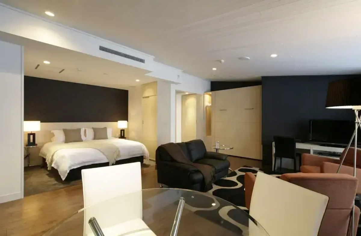 The Ridge Hotel & Apartments