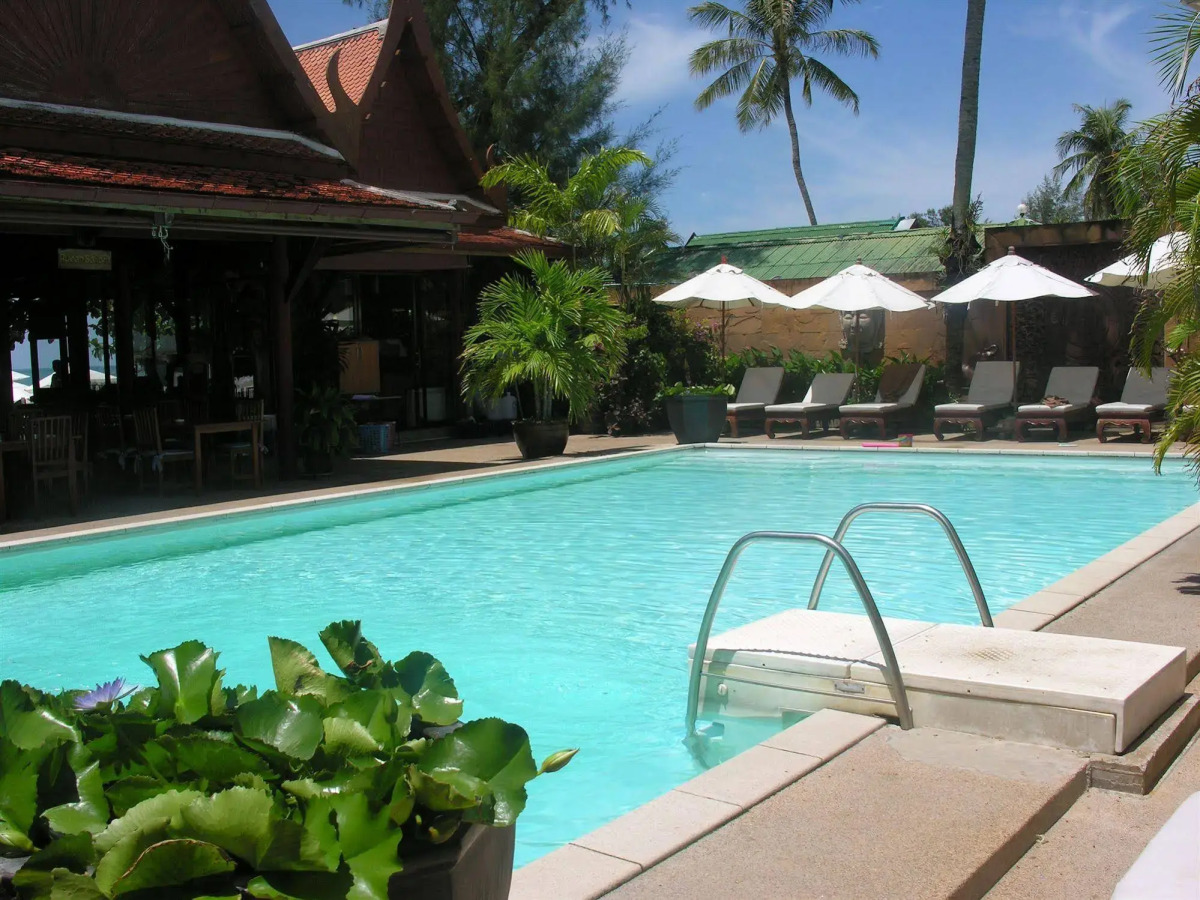 White House Beach Resort And Spa