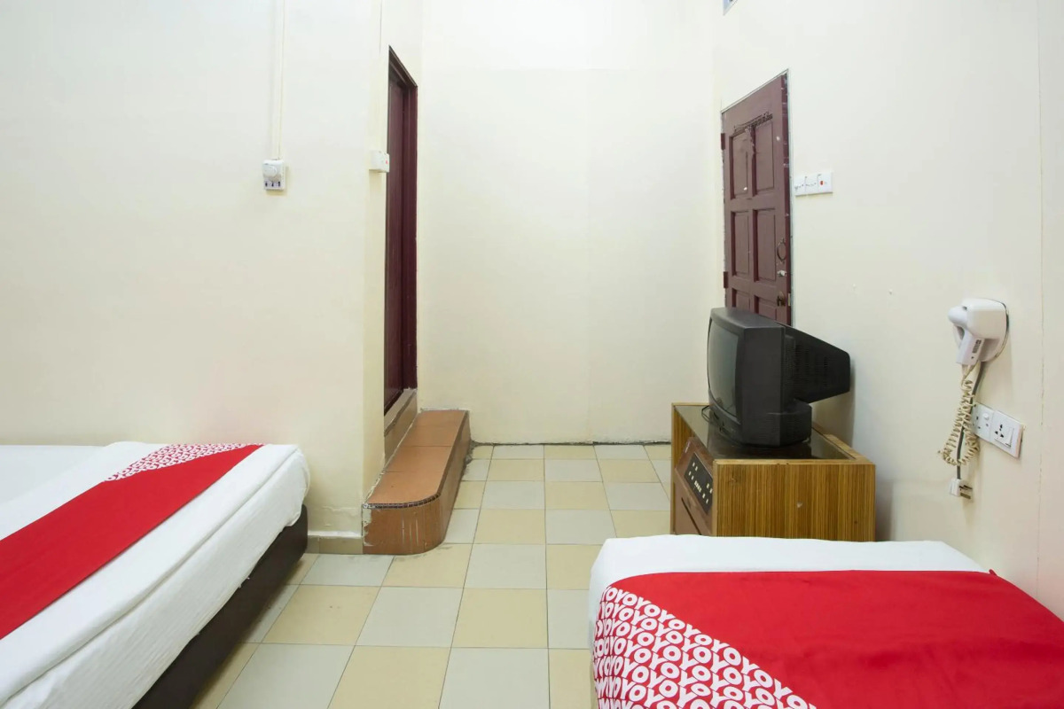 SPOT ON 90137 Casavilla Hotel Pudu