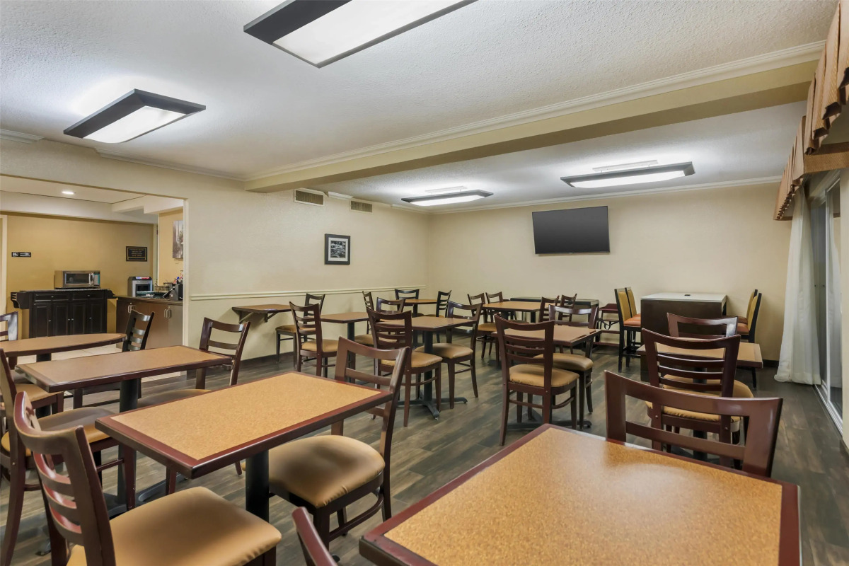 Best Western Plus Garden Court Inn