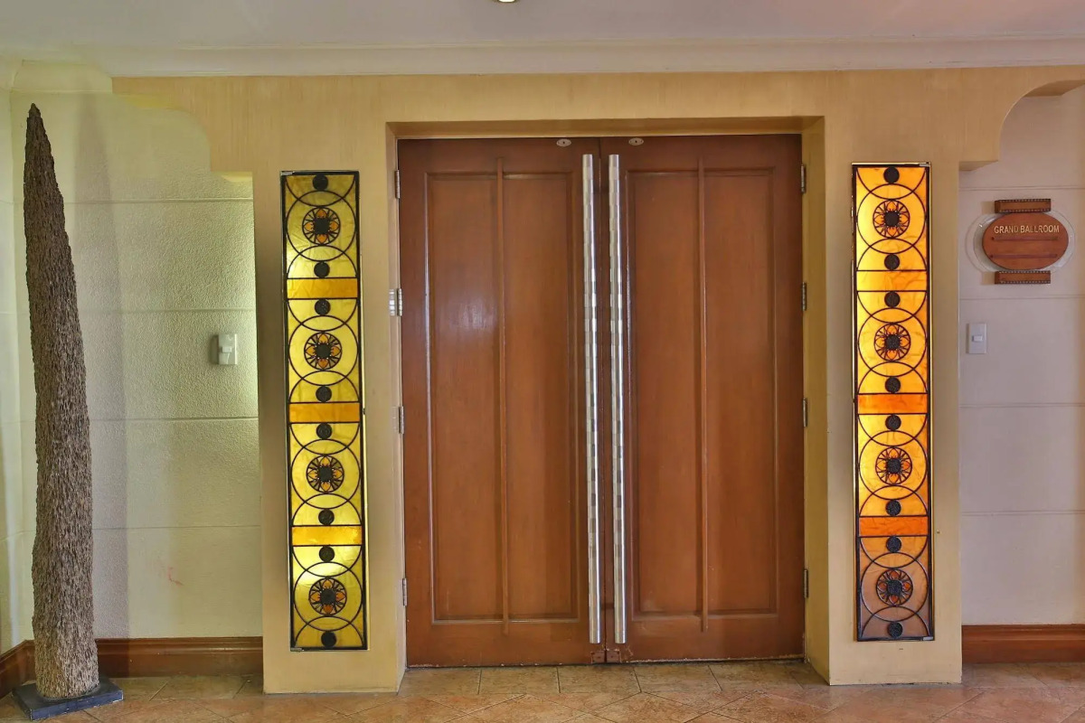 Crown Regency Suites & Residences - Mactan