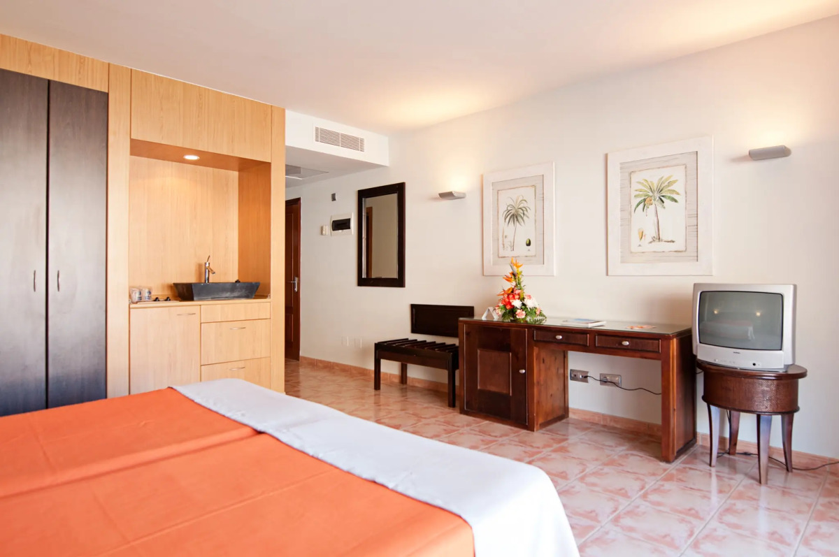 LIVVO Lago Taurito Hotel & Aquapark All Inclusive