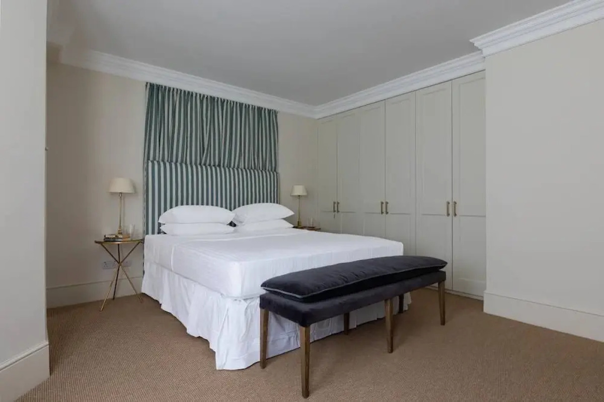 Tite Street IX by Onefinestay