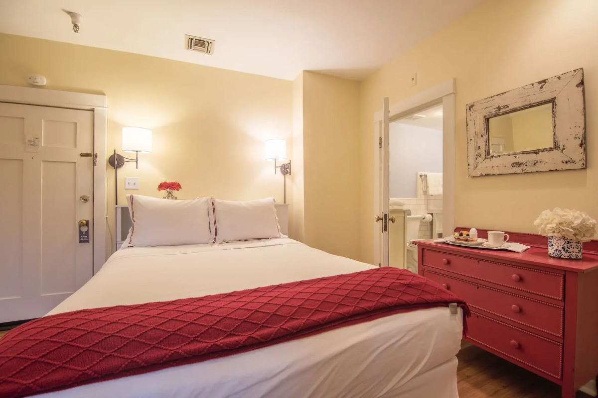 Channel Road Inn, A Four Sisters Inn