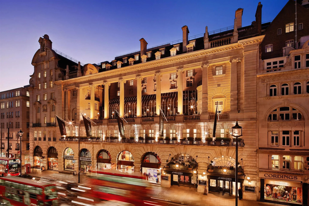 Отель The Dilly