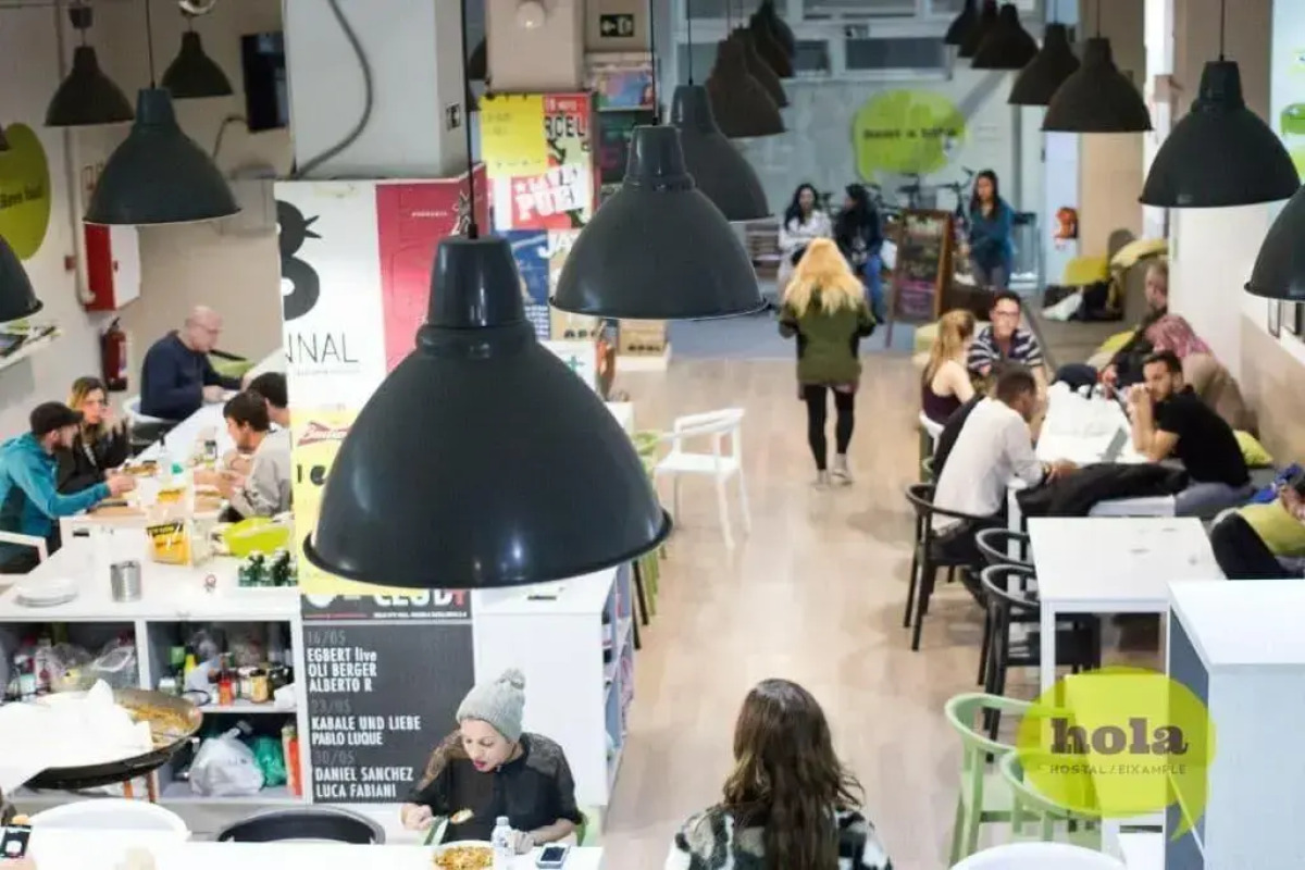 Hola Hostal Eixample - Hostel