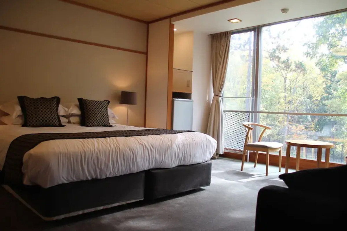 The Ridge Hotel & Apartments