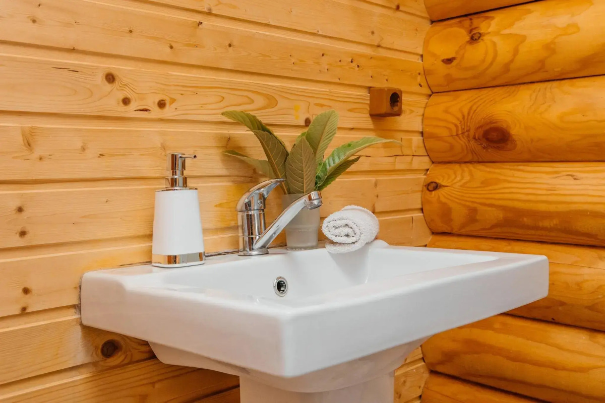 House Izbushka (Zhiloj dom)