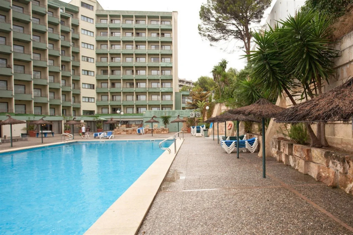 Отель Vibra Beverly Playa