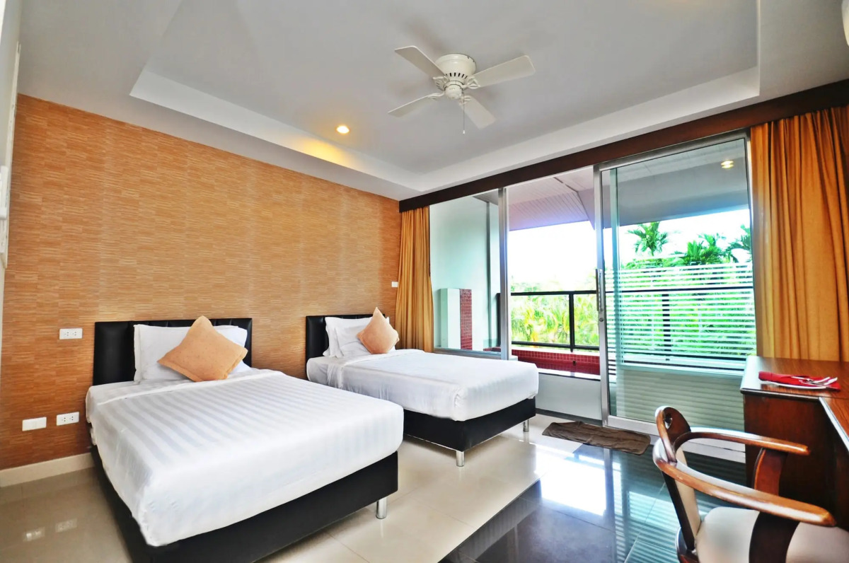 Lanta Sand Resort & Spa