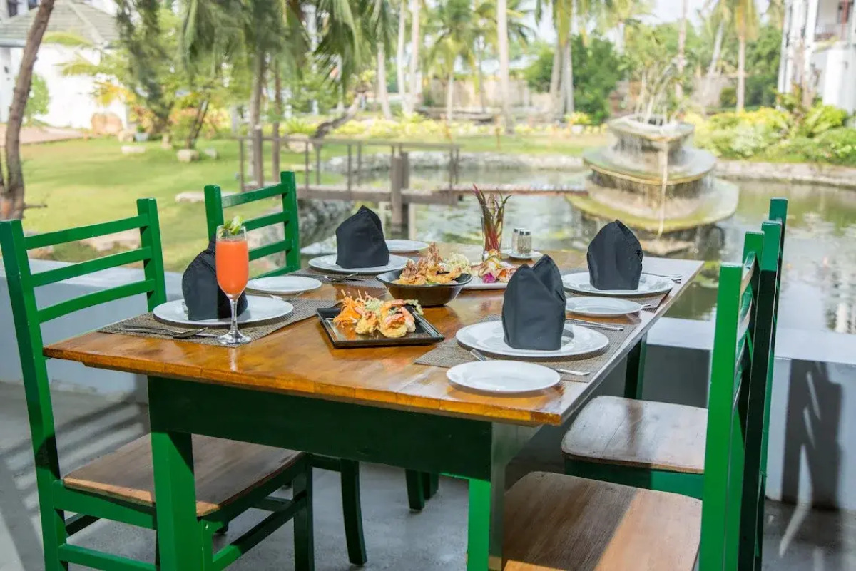 Отель Amaluna Resorts