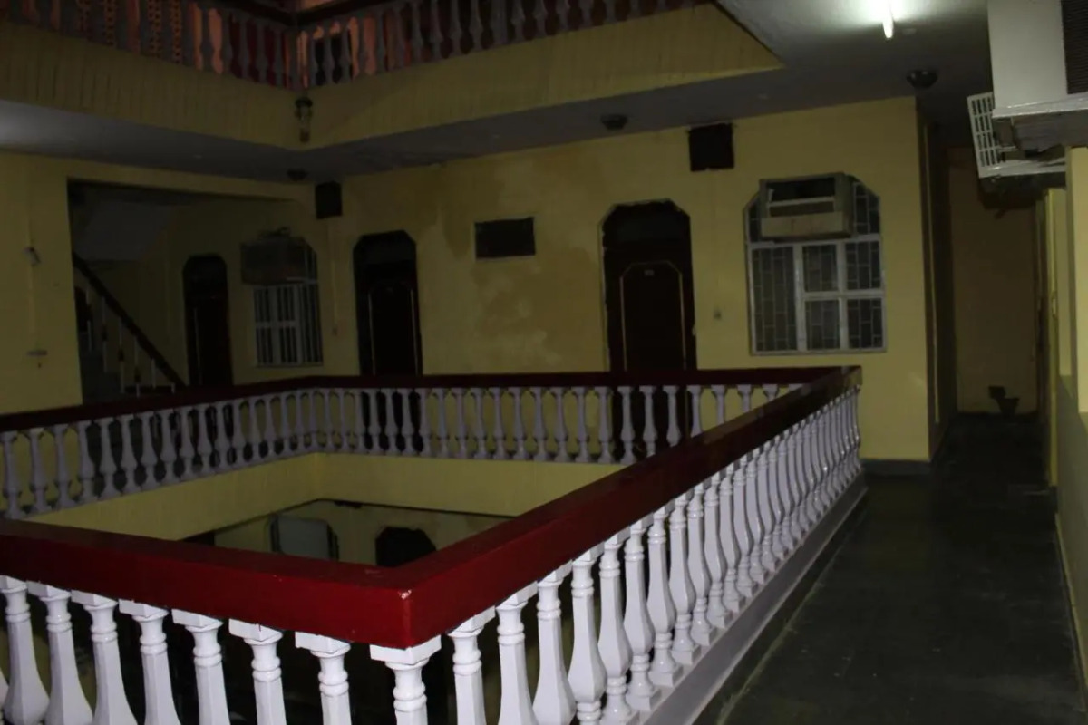 Hotel Raj Bed & Breakfast