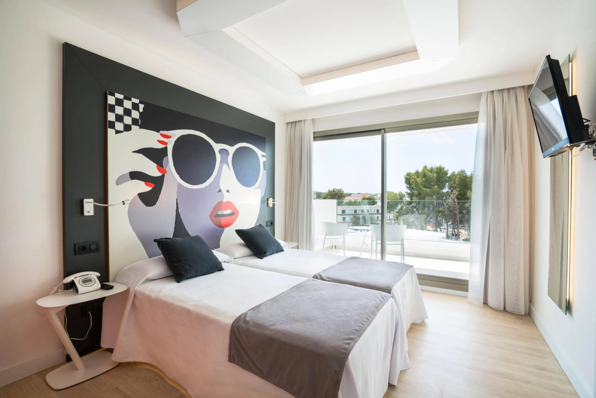 Отель THB Naeco Ibiza - Adults Only