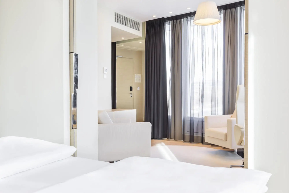 Sound Garden Hotel Airport