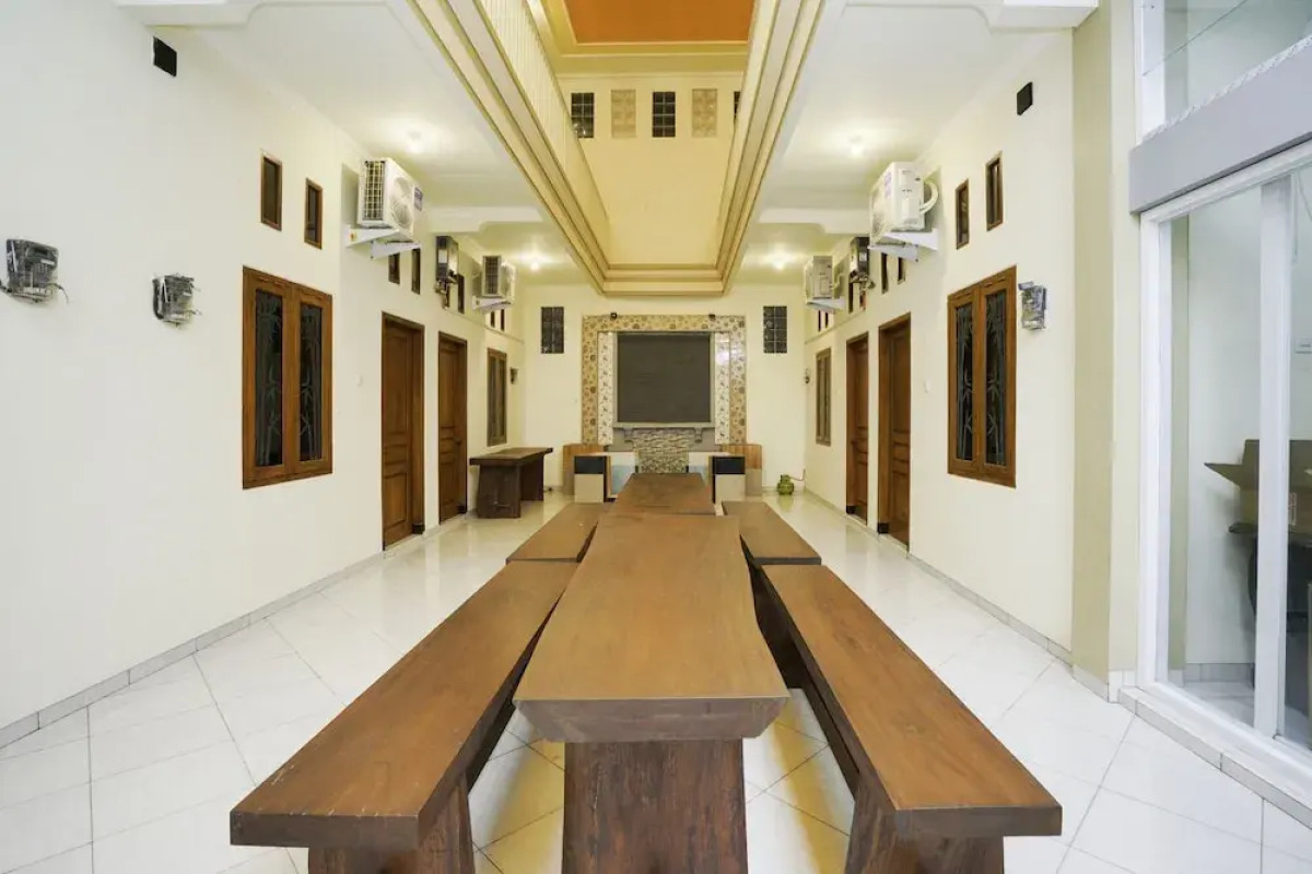 OYO 1642 Penginapan Anggrek Syariah 2