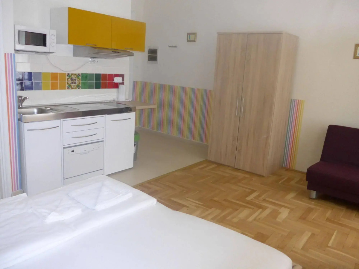 Amber Gardenview Studios