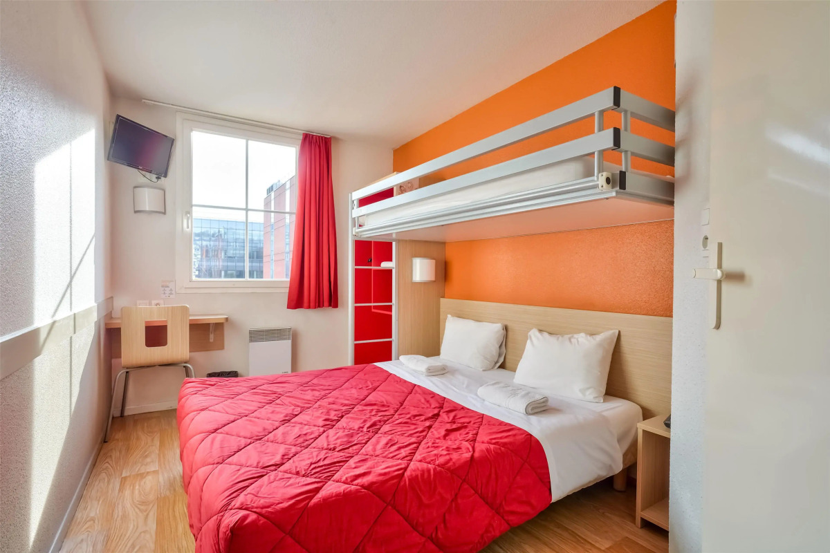 Premiere Classe Paris Ouest - Pont De Suresnes