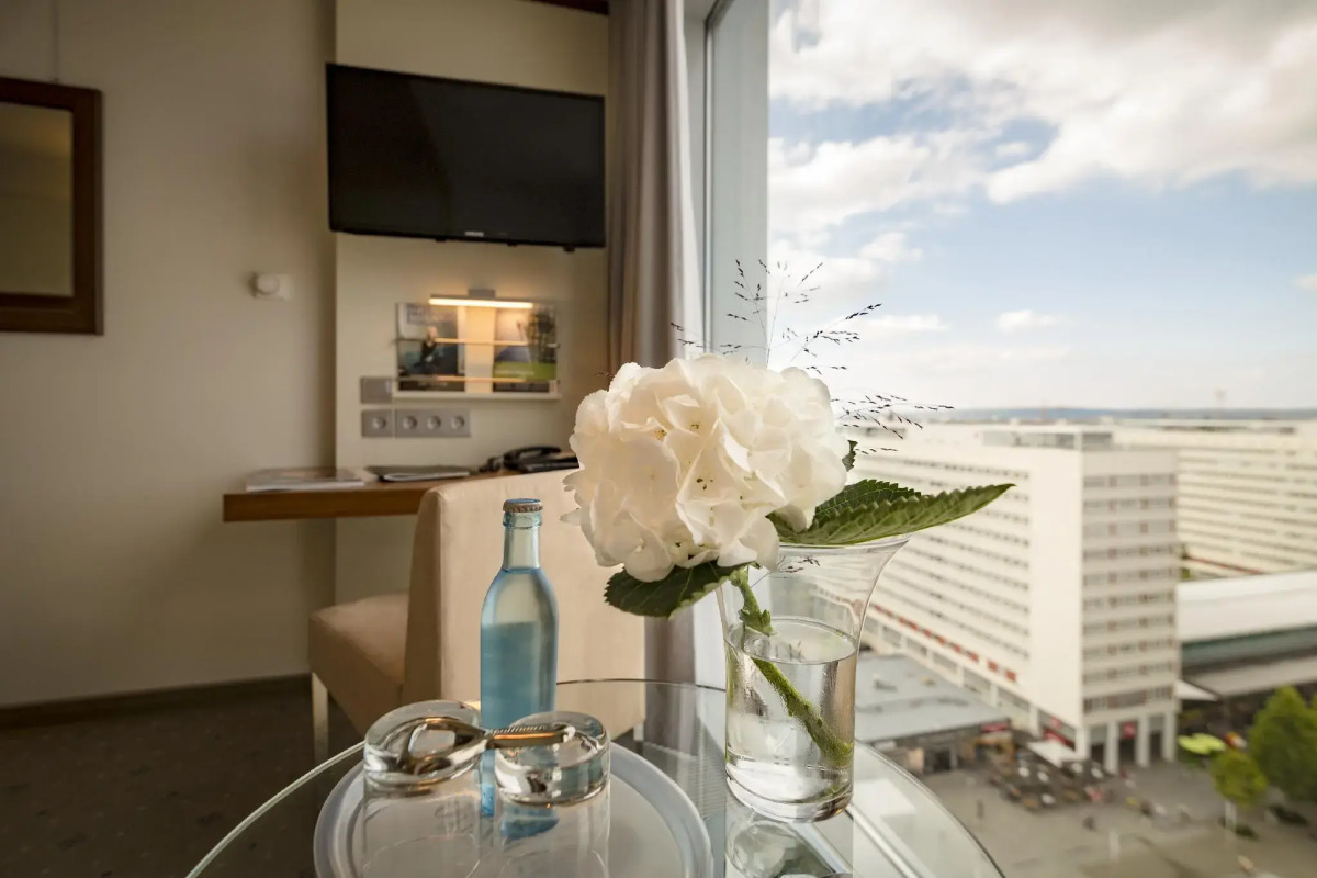 Occidental Dresden Newa