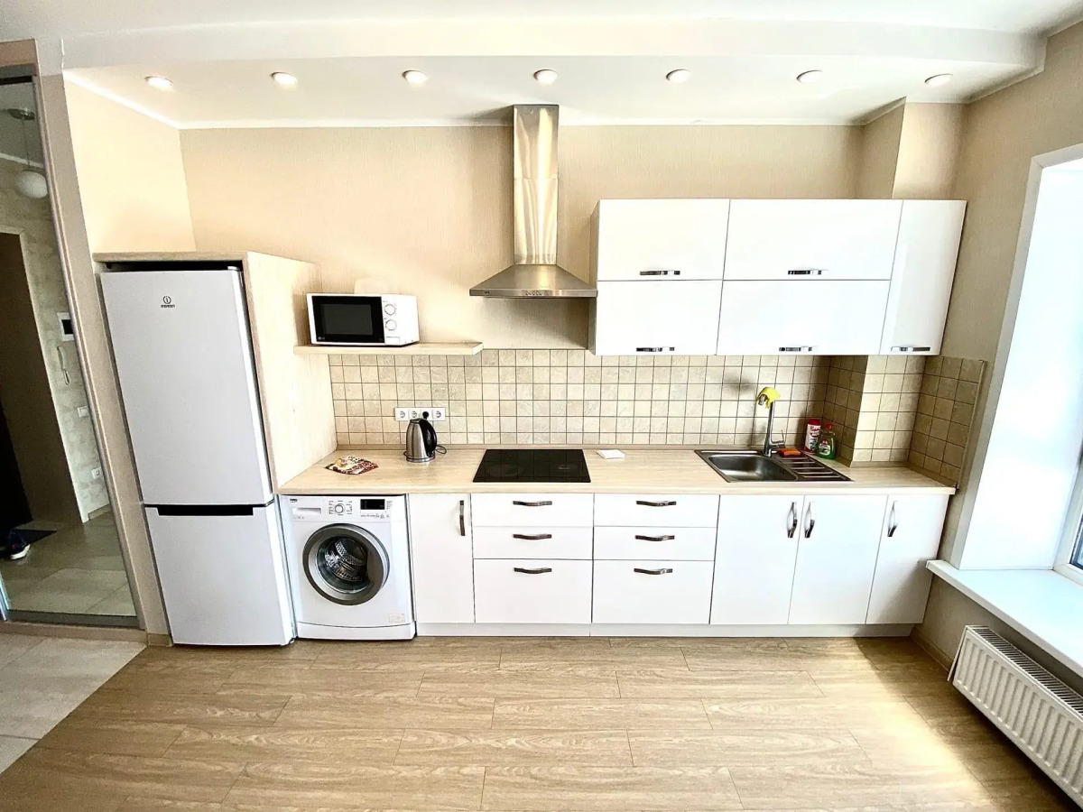 ЖивиТУТ на проспекте Комсомольский 80Е